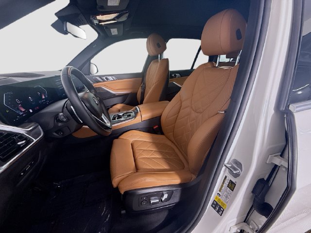 Used 2024 BMW X5 xDrive40i w/ Parking Assistance Package AWD/4WD image 21