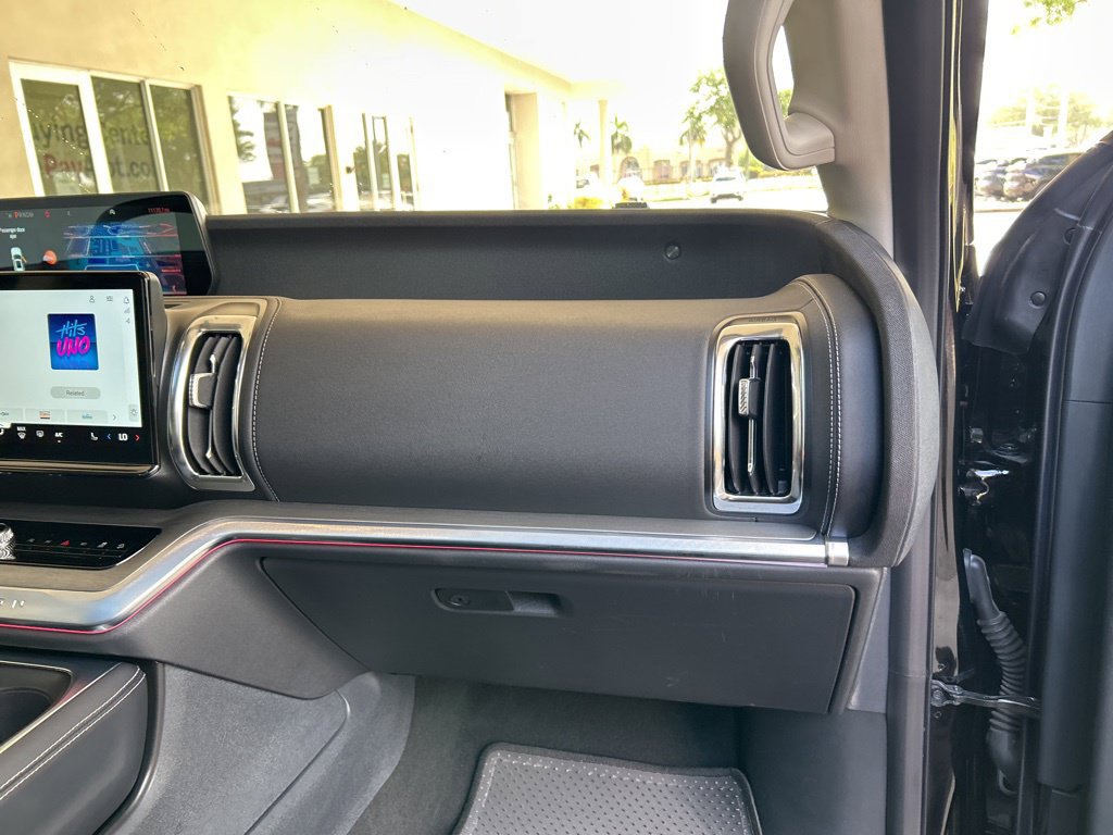 Used 2025 Ford Expedition Max Platinum AWD/4WD image 25