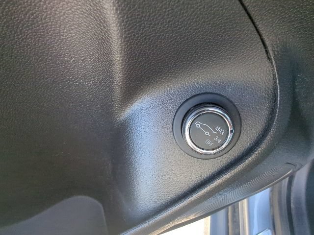 Used 2022 Buick Encore GX Select w/ Sport Touring Package FWD image 14