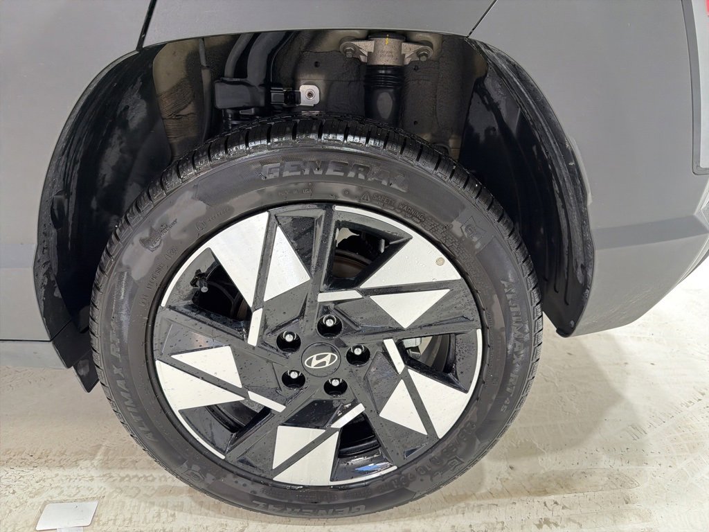 Used 2025 Hyundai Kona SEL image 25