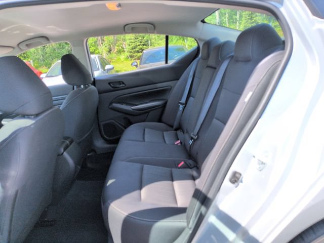 Used 2024 Nissan Altima 2.5 SV FWD image 27