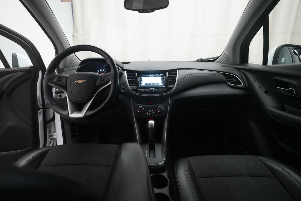 Used 2017 Chevrolet Trax LT w/ LT Convenience Package AWD/4WD image 5