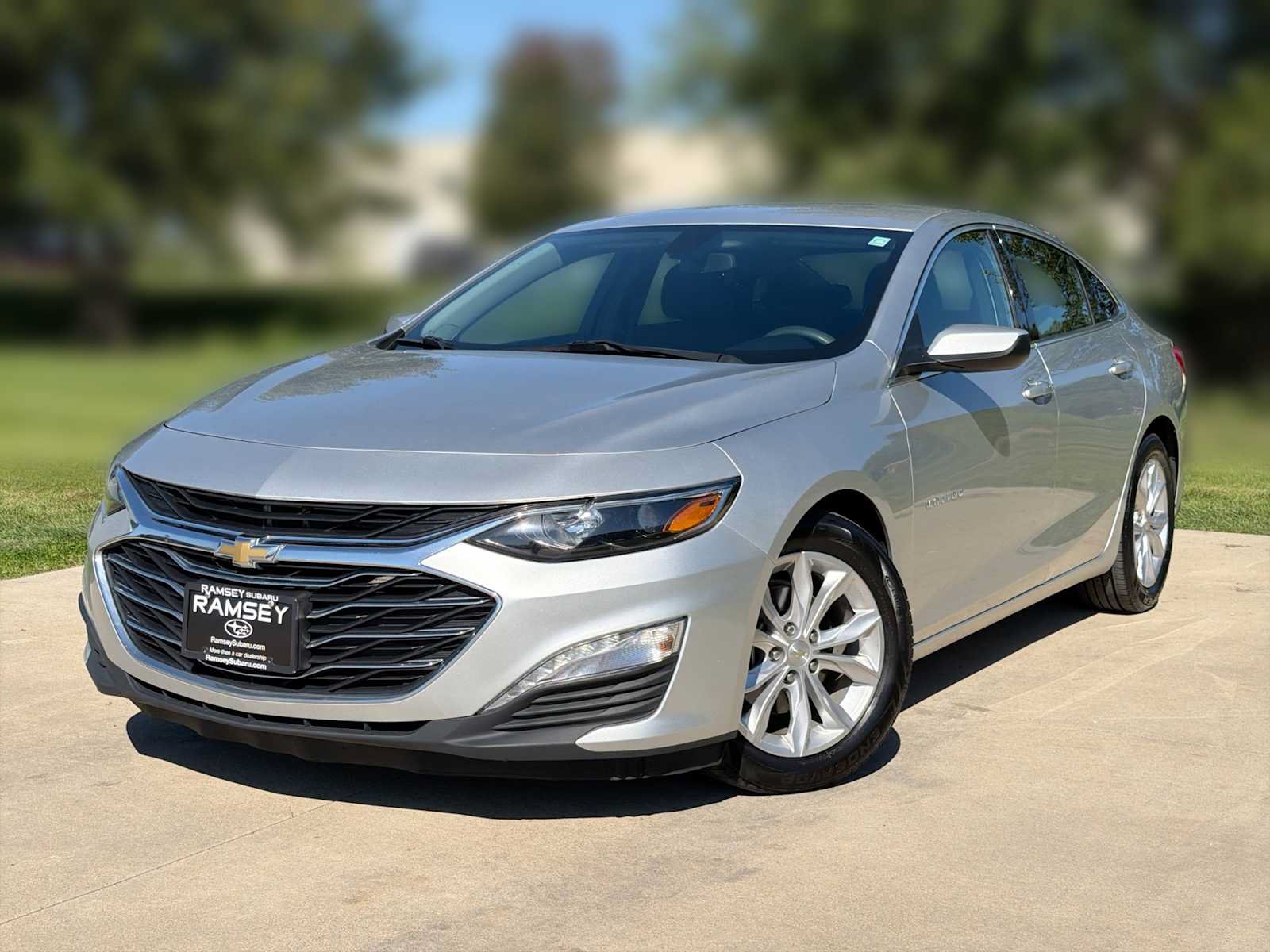 Used 2021 Chevrolet Malibu LT FWD image 1