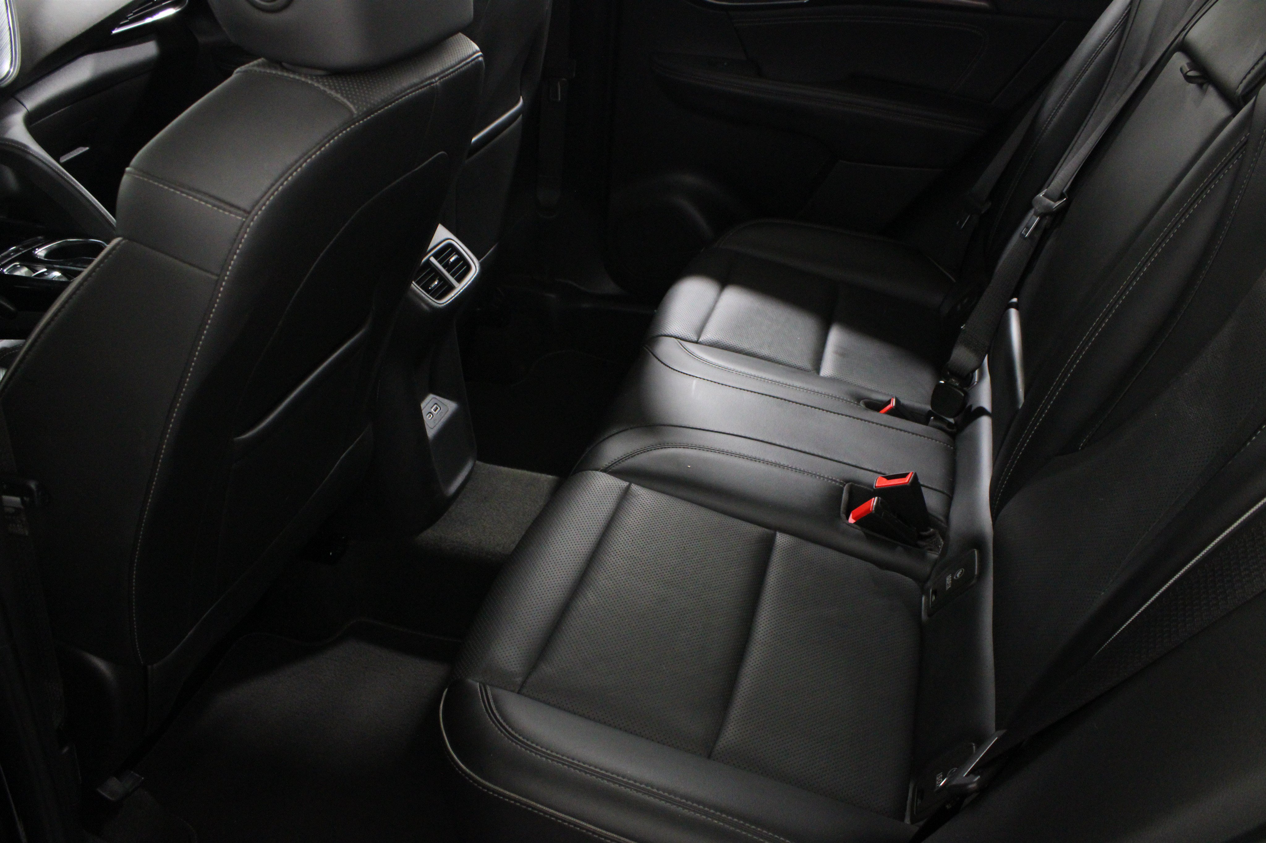 Used 2023 Buick Envision Essence FWD image 16