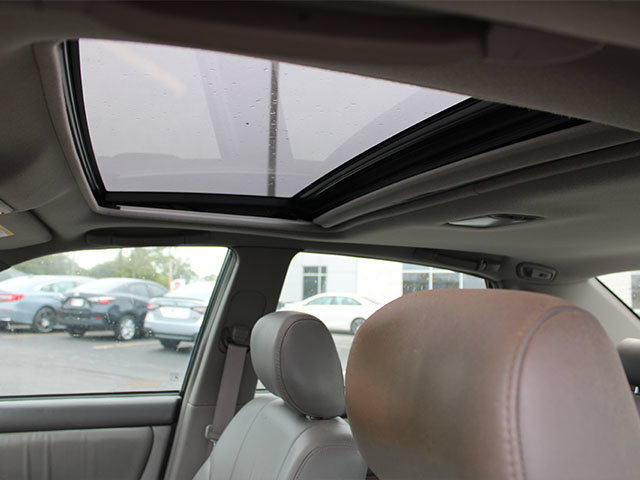 Used 2003 Toyota Avalon XLS FWD image 9