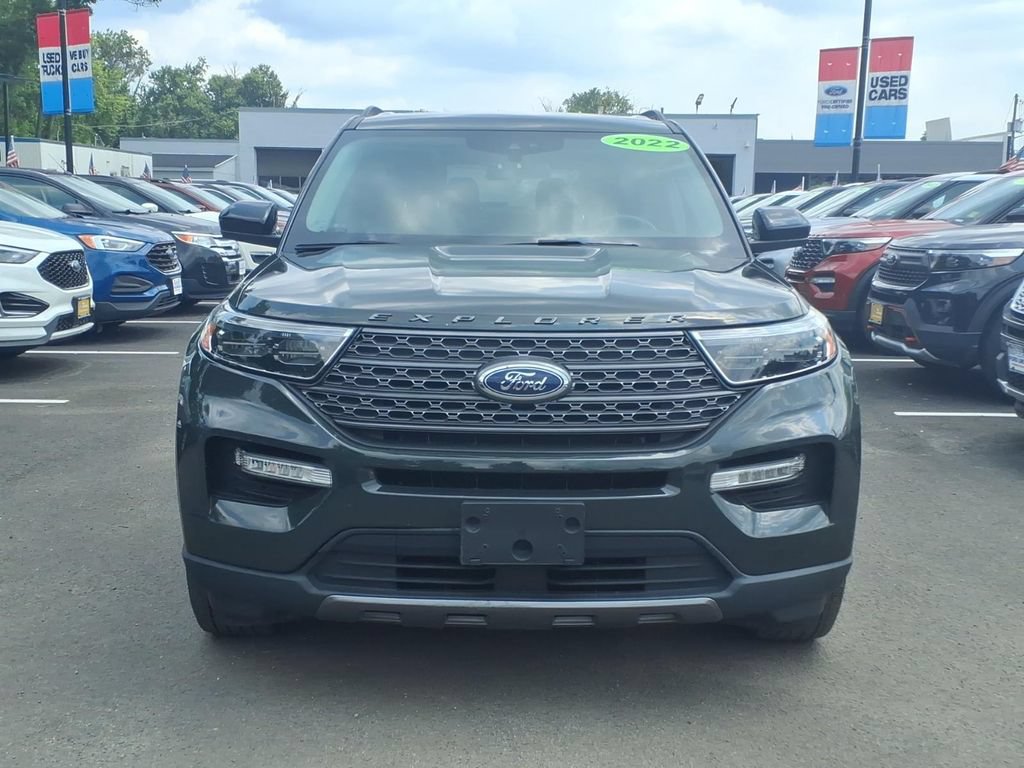 Used 2022 Ford Explorer XLT w/ Equipment Group 202A AWD/4WD image 10