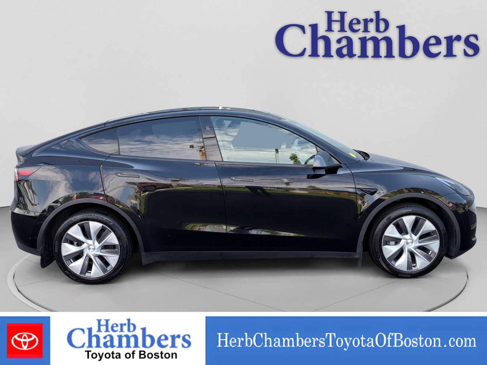 Used 2024 Tesla Model Y Long Range AWD/4WD image 9