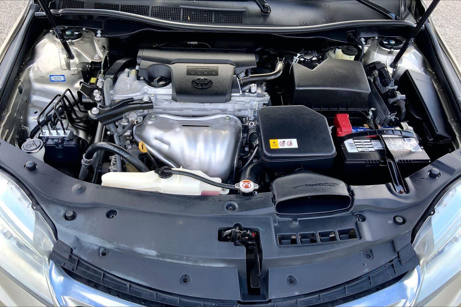 Used 2017 Toyota Camry XLE w/ Moonroof Package FWD image 31