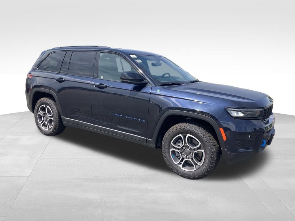 New 2024 Jeep Grand Cherokee Trailhawk w/ Advanced Protech Group II image 8