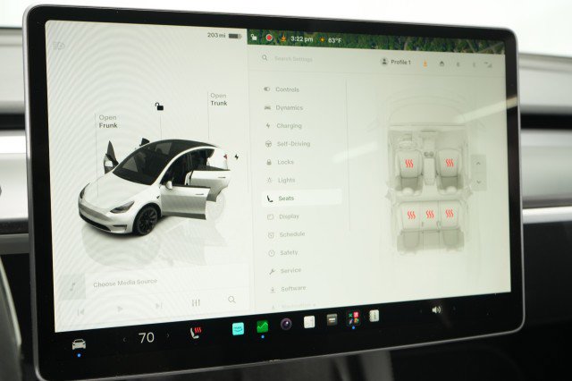 Used 2023 Tesla Model Y AWD image 31