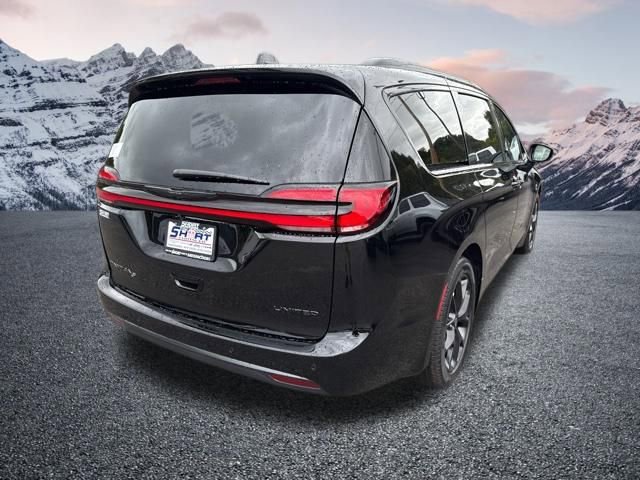 New 2026 Chrysler Pacifica Limited w/ Uconnect Theater Family Group image 3