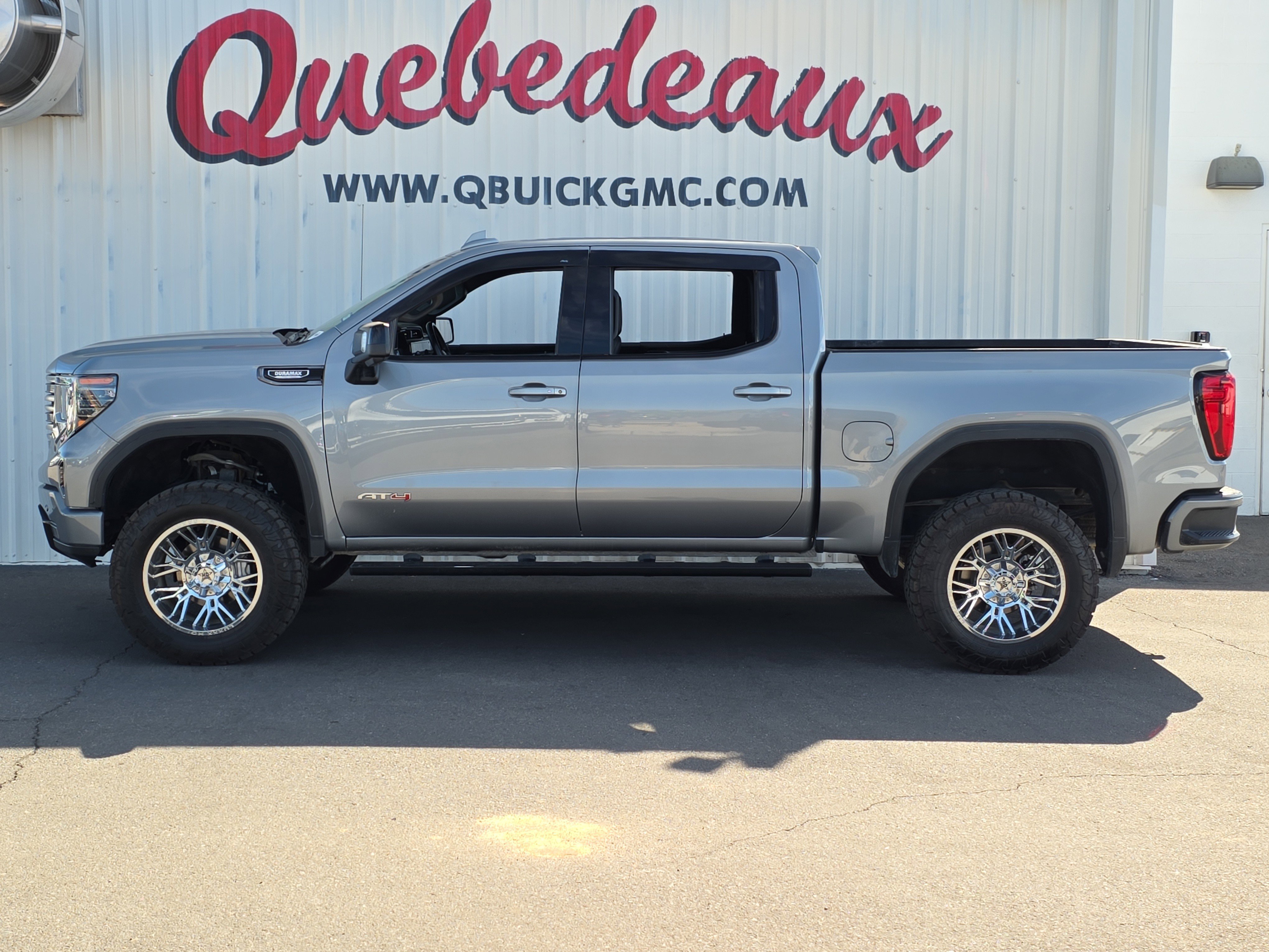 Used 2024 GMC Sierra 1500 AT4 w/ AT4 Preferred Package image 5