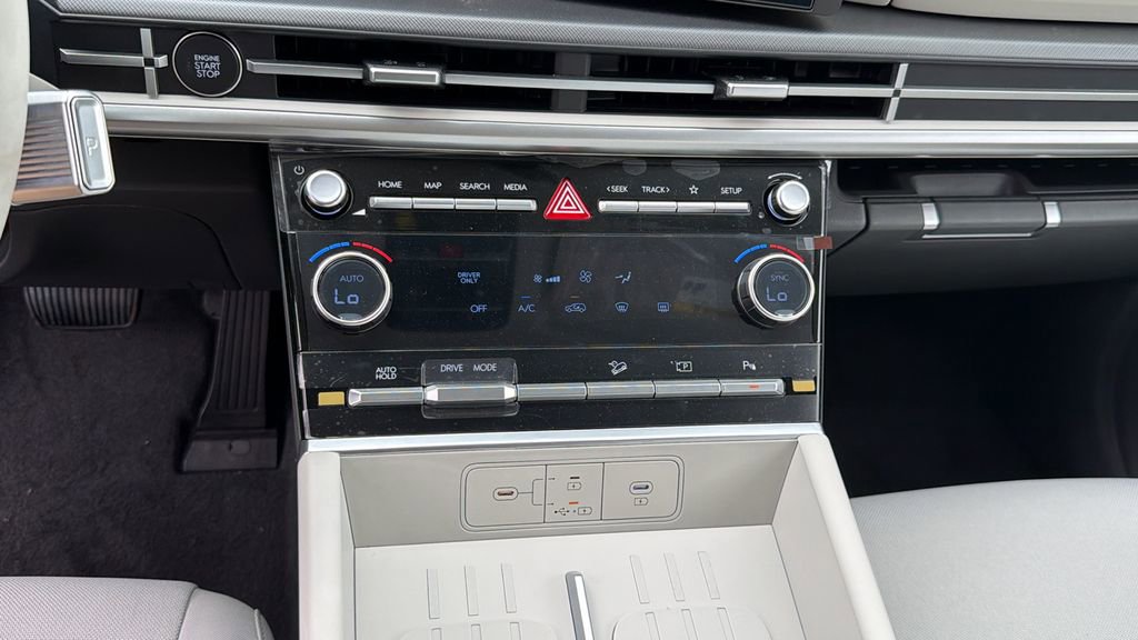 New 2026 Hyundai Santa Fe SE image 27