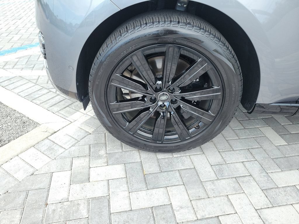 Certified 2025 Land Rover Range Rover Autobiography AWD/4WD image 13
