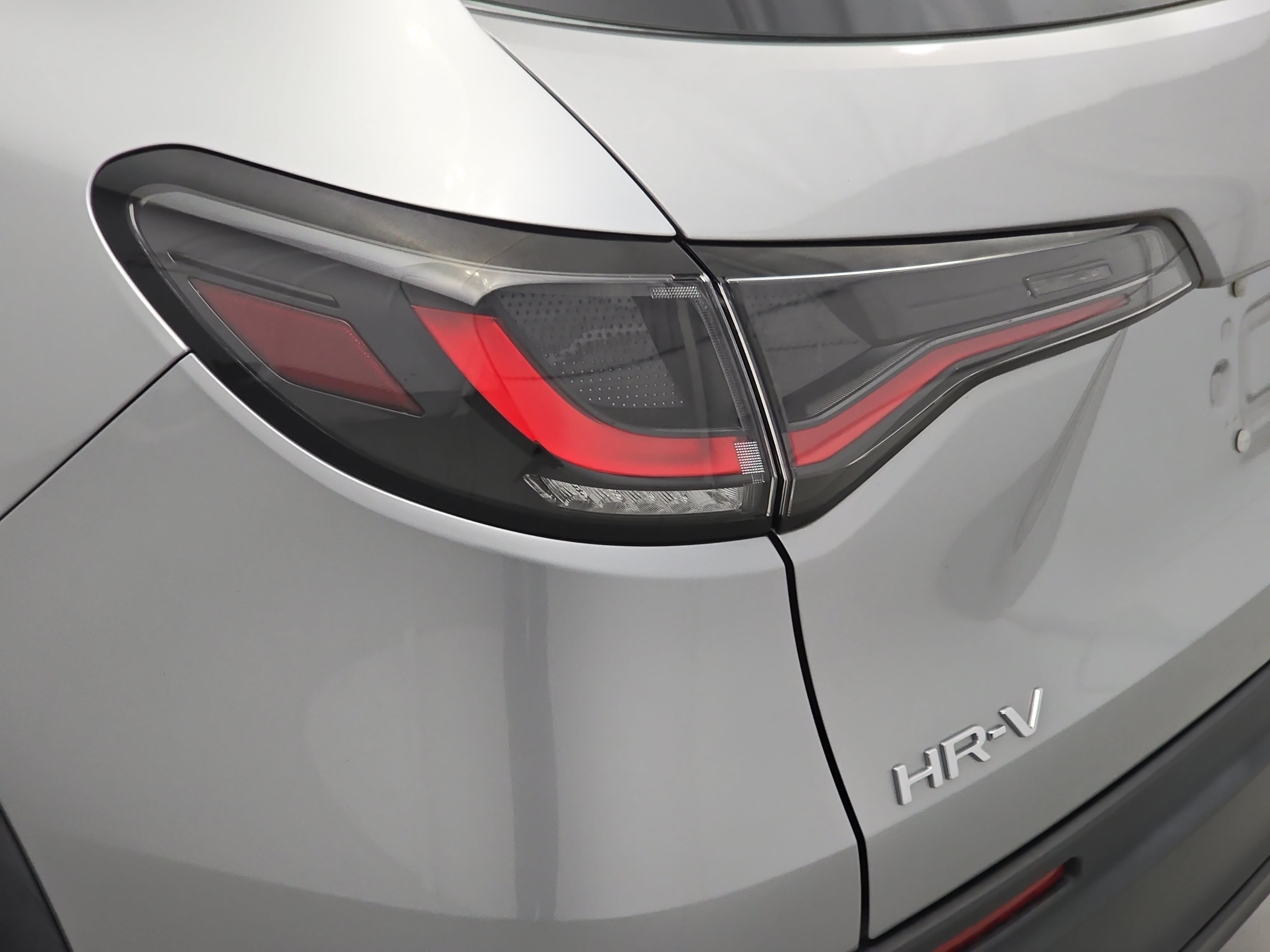 Used 2024 Honda HR-V LX image 33