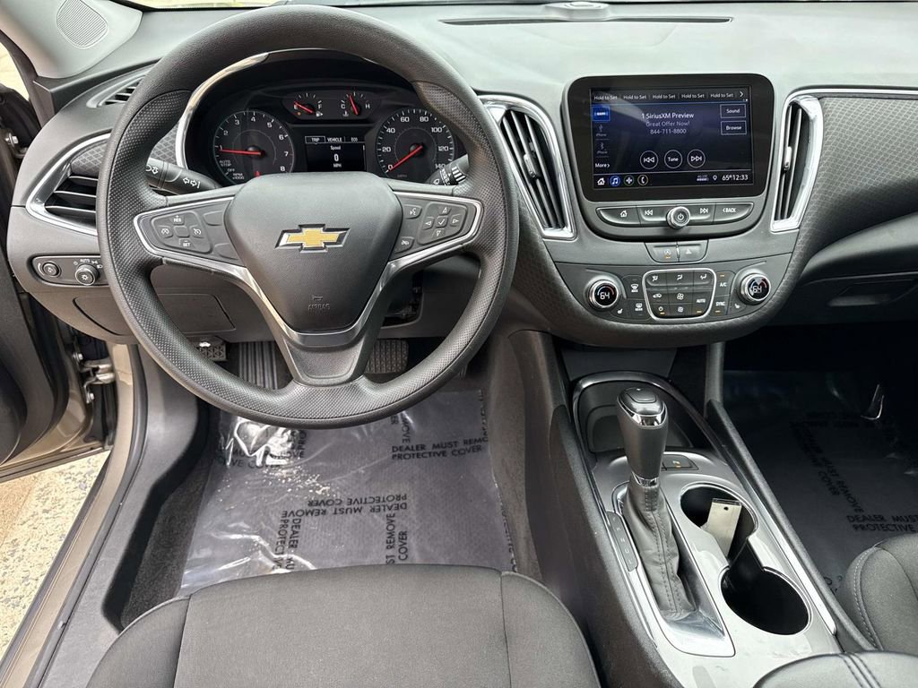 Used 2020 Chevrolet Malibu LT image 30