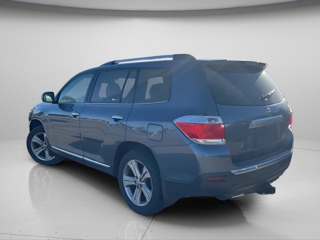 Used 2013 Toyota Highlander Limited w/ Convenience Pkg AWD/4WD image 12