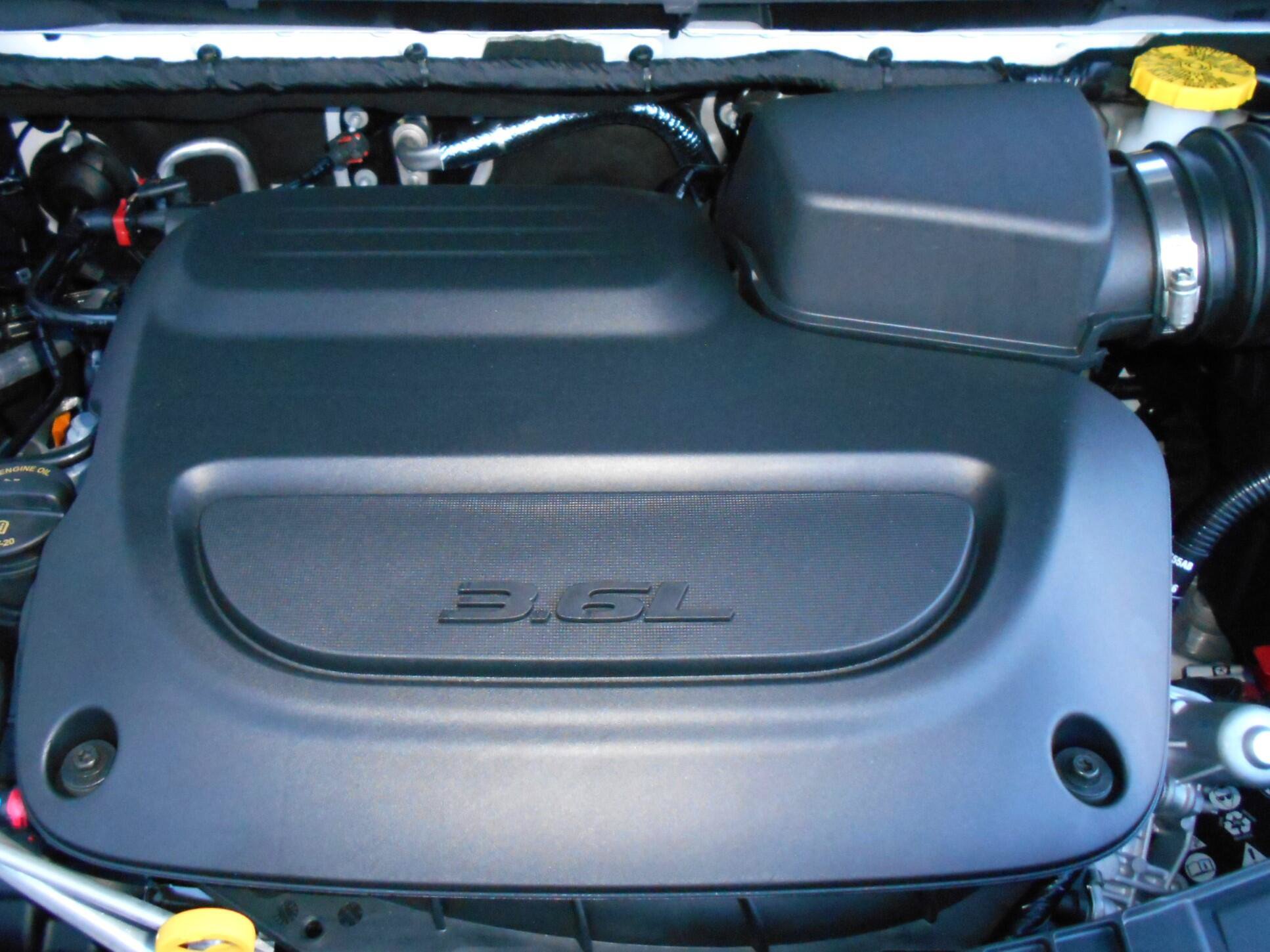 New 2027 Chrysler Pacifica Pinnacle w/ Theater Group FWD image 5