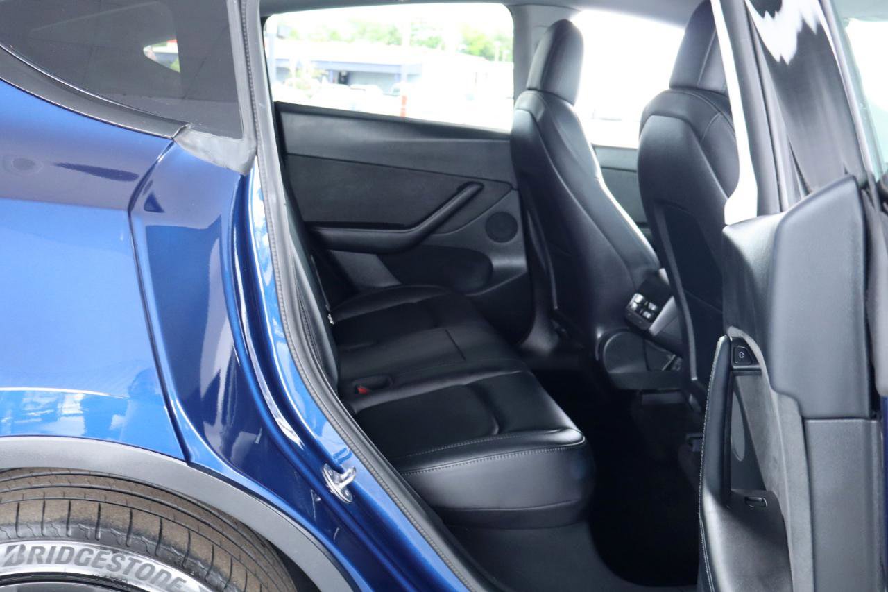 Used 2021 Tesla Model Y Long Range AWD/4WD image 31