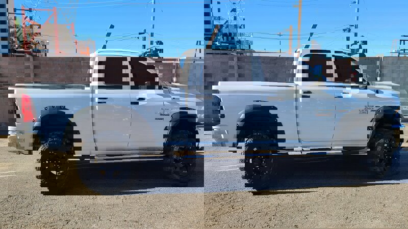 Used 2014 RAM 2500 Tradesman w/ Chrome Appearance Group image 2