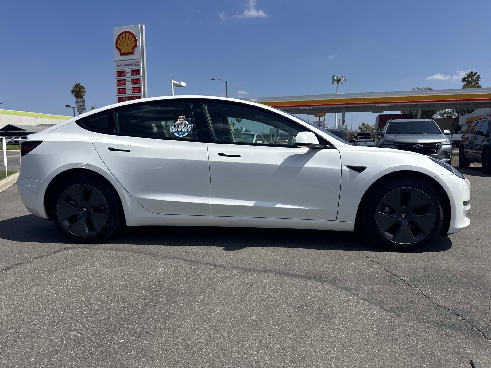 Used 2022 Tesla Model 3 Long Range AWD/4WD image 4