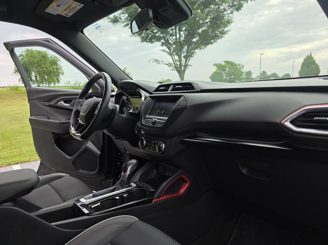 Used 2022 Chevrolet TrailBlazer RS FWD image 15