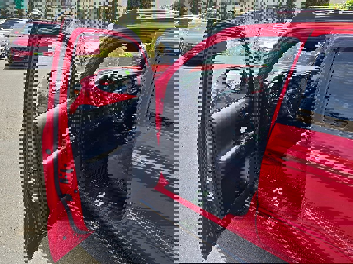 Used 2018 Toyota Tacoma TRD Off-Road w/ Technology Package image 44