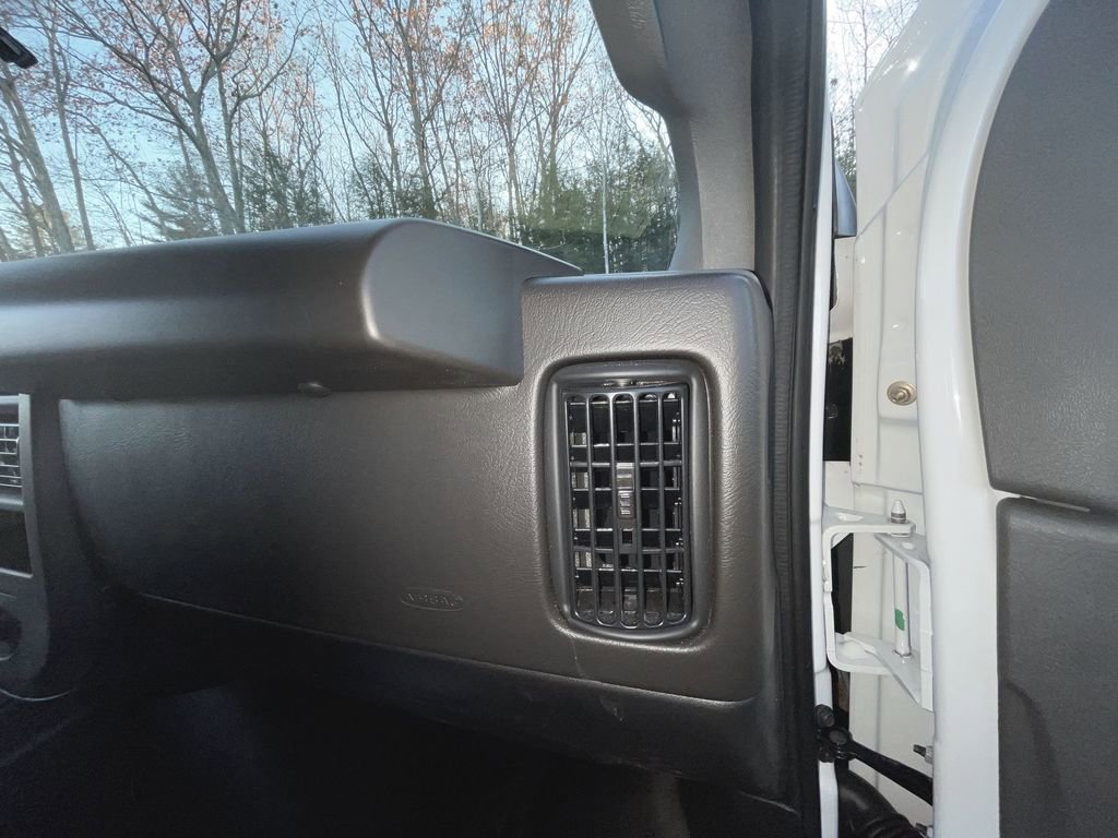 New 2025 GMC Savana 3500 w/ Power Convenience Package RWD image 29