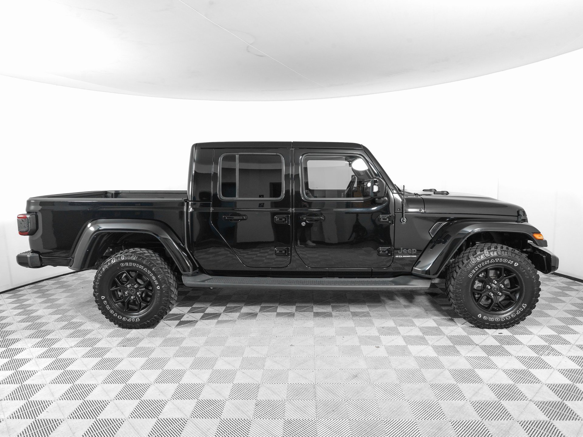 Used 2023 Jeep Gladiator Overland image 4