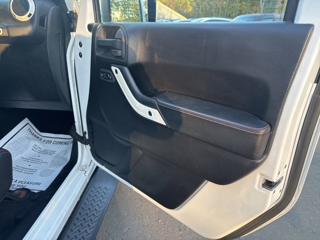 Used 2012 Jeep Wrangler Unlimited Sahara image 49