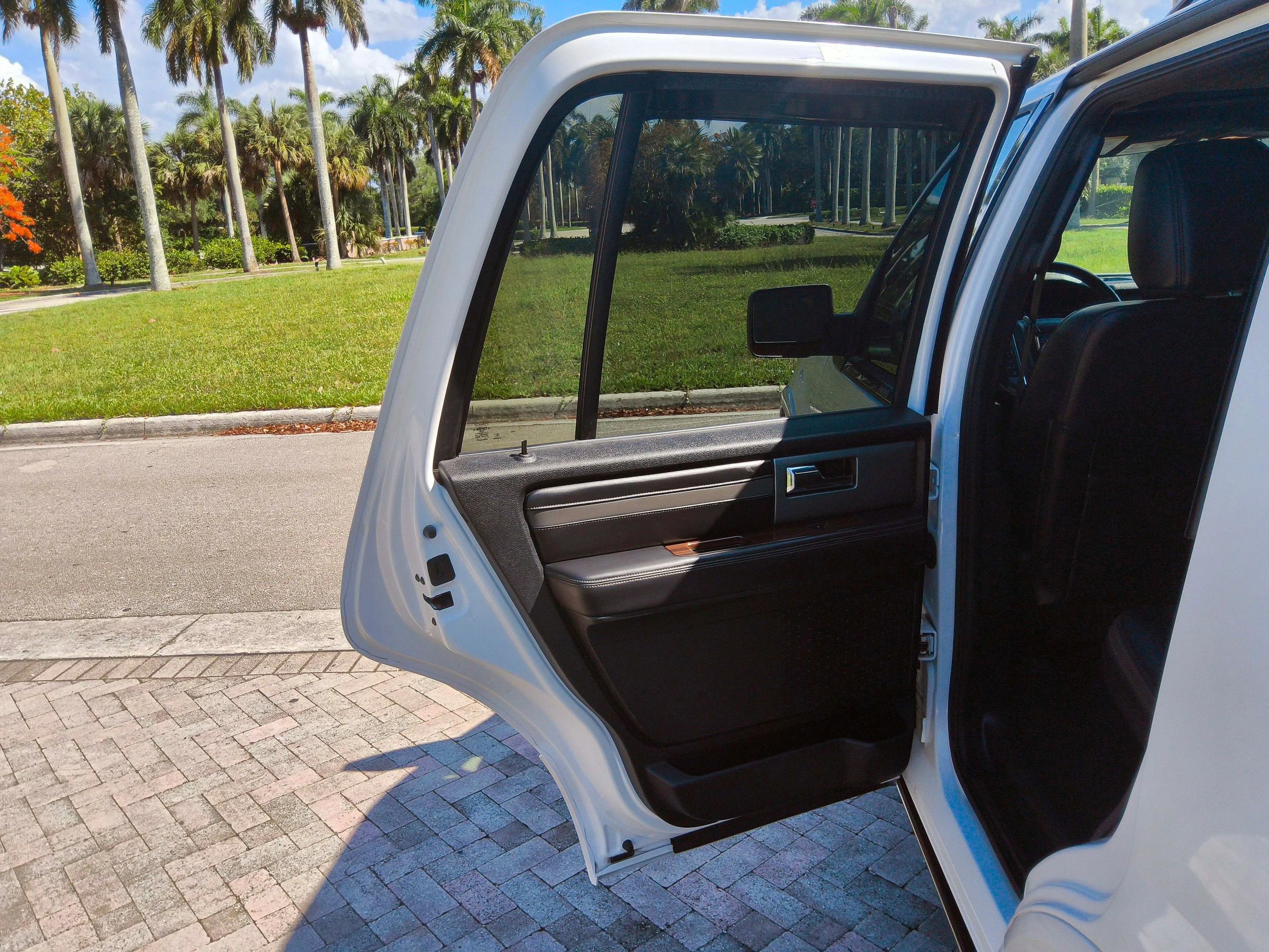 Used 2017 Ford Expedition Platinum RWD image 33