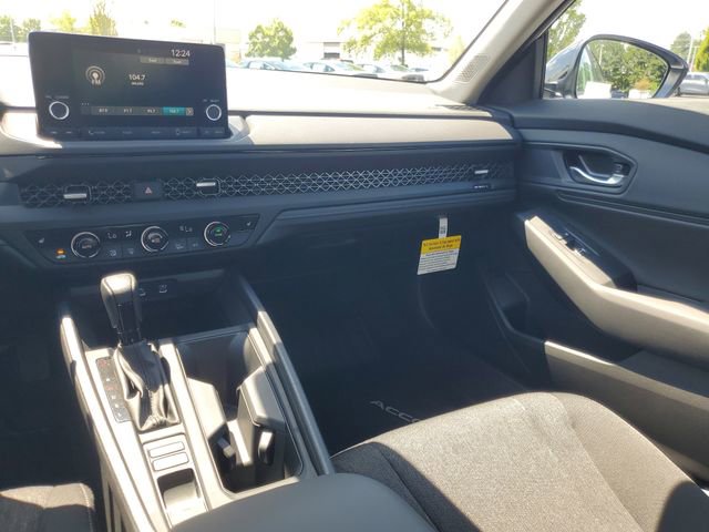 Used 2025 Honda Accord SE image 10