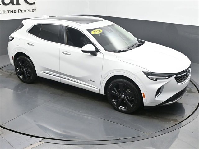 Used 2022 Buick Envision Avenir w/ Technology Package II image 48