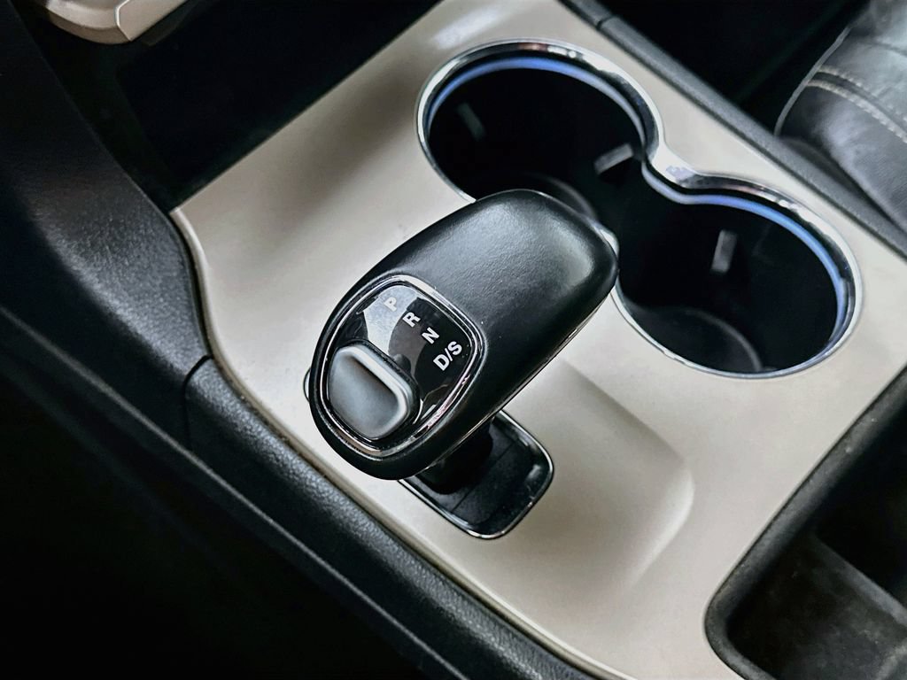 Used 2015 Jeep Grand Cherokee Limited RWD image 16
