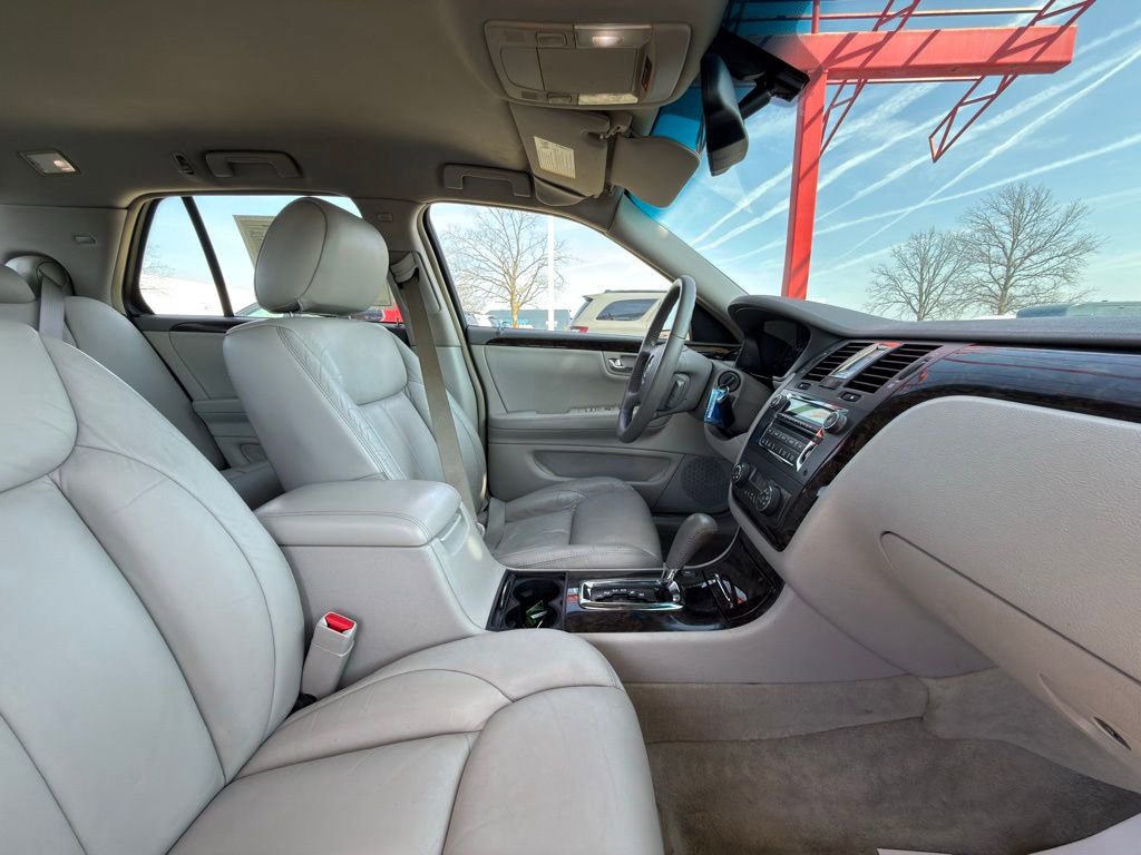 Used 2009 Cadillac DTS w/ Trunk Convenience Package FWD image 33