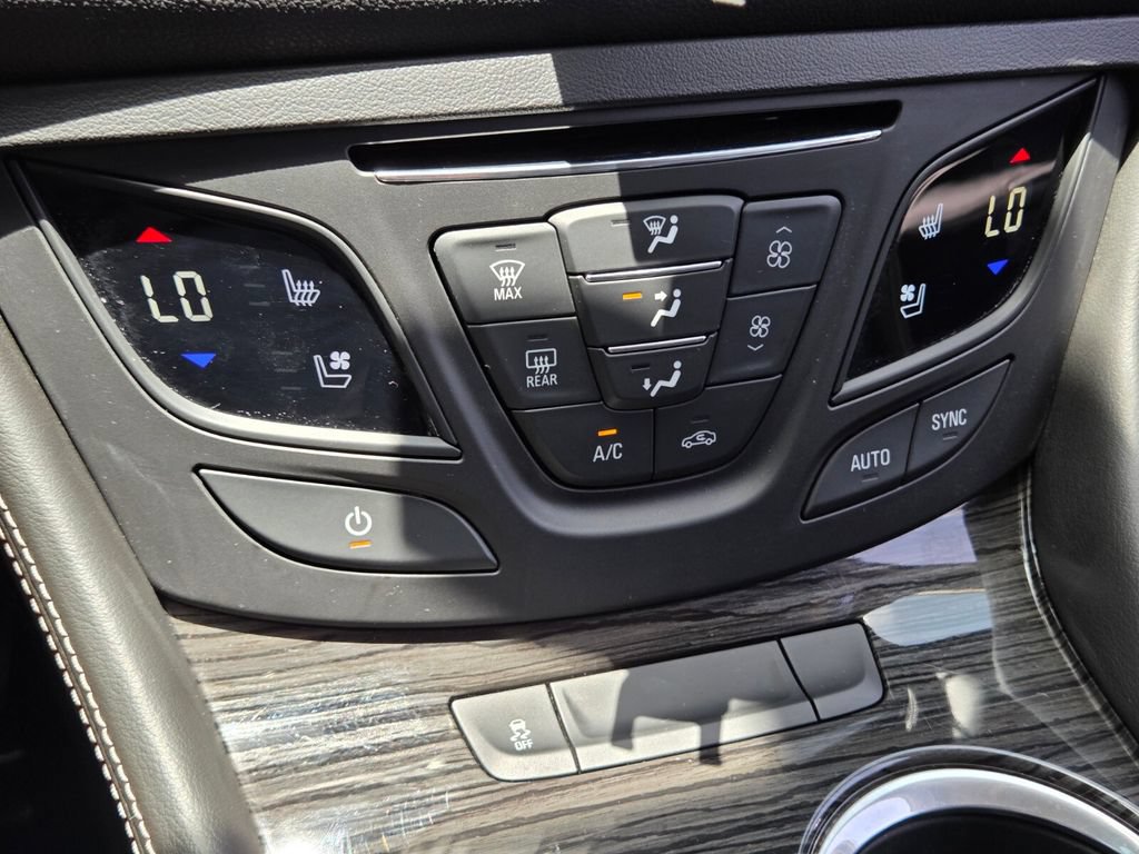 Used 2016 Buick Envision Premium AWD/4WD image 27