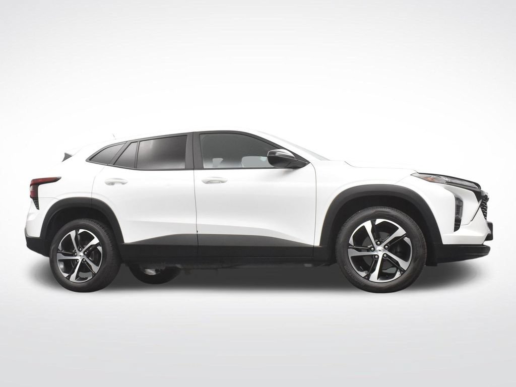 Used 2024 Chevrolet Trax RS FWD image 22