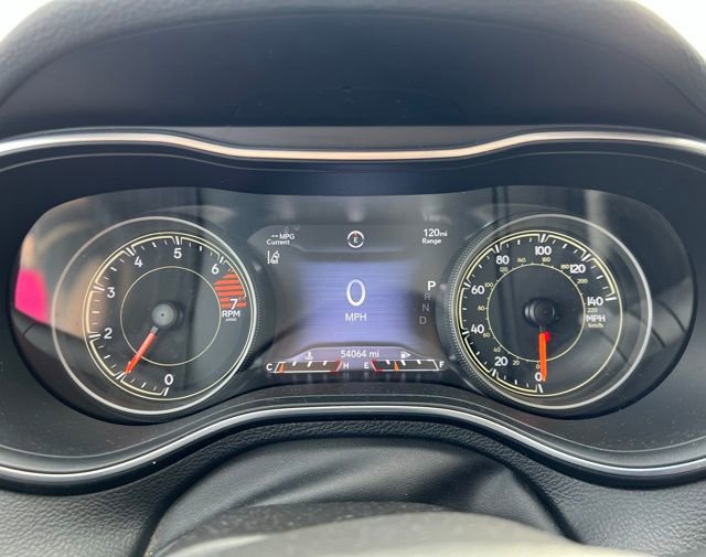 Used 2023 Jeep Cherokee Altitude Lux image 14