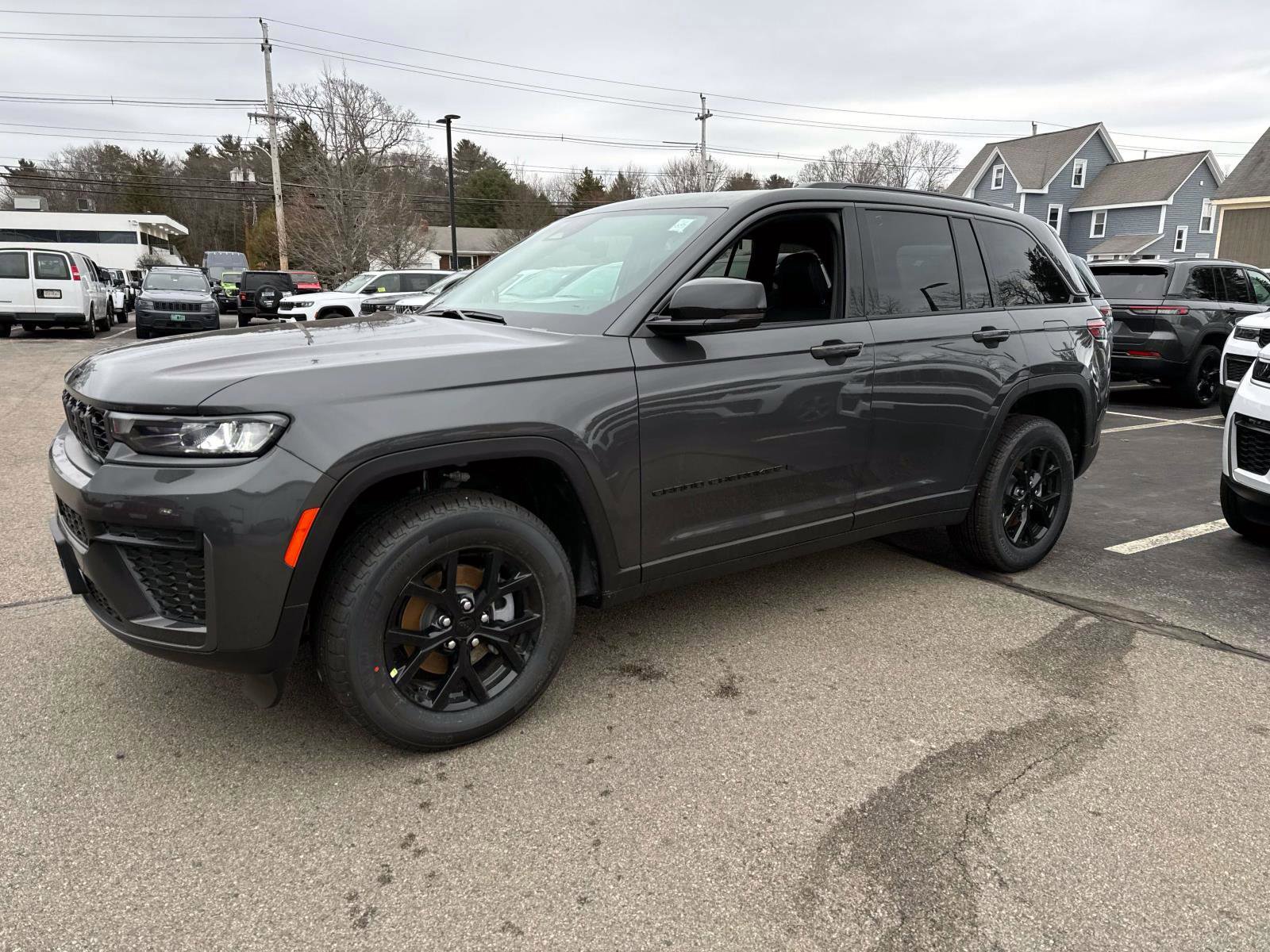 New 2026 Jeep Grand Cherokee Altitude image 4