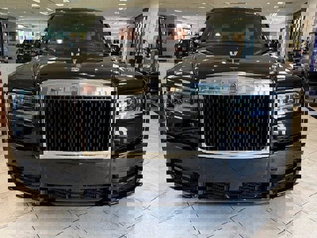 Used 2023 Rolls-Royce Cullinan w/ Dark Exterior Package image 4