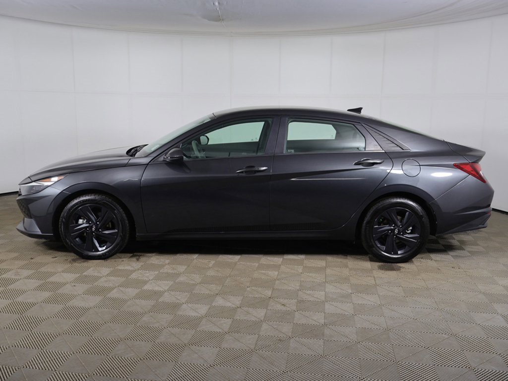 Used 2023 Hyundai Elantra SEL w/ Preferred Accessory Package image 12