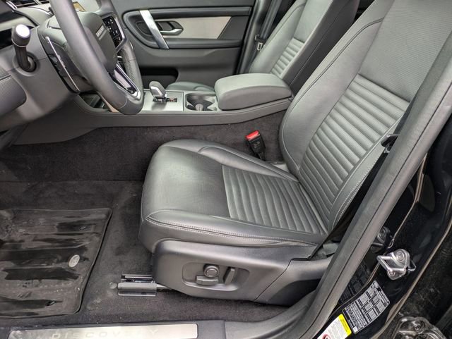Certified 2025 Land Rover Discovery Sport Dynamic SE image 12