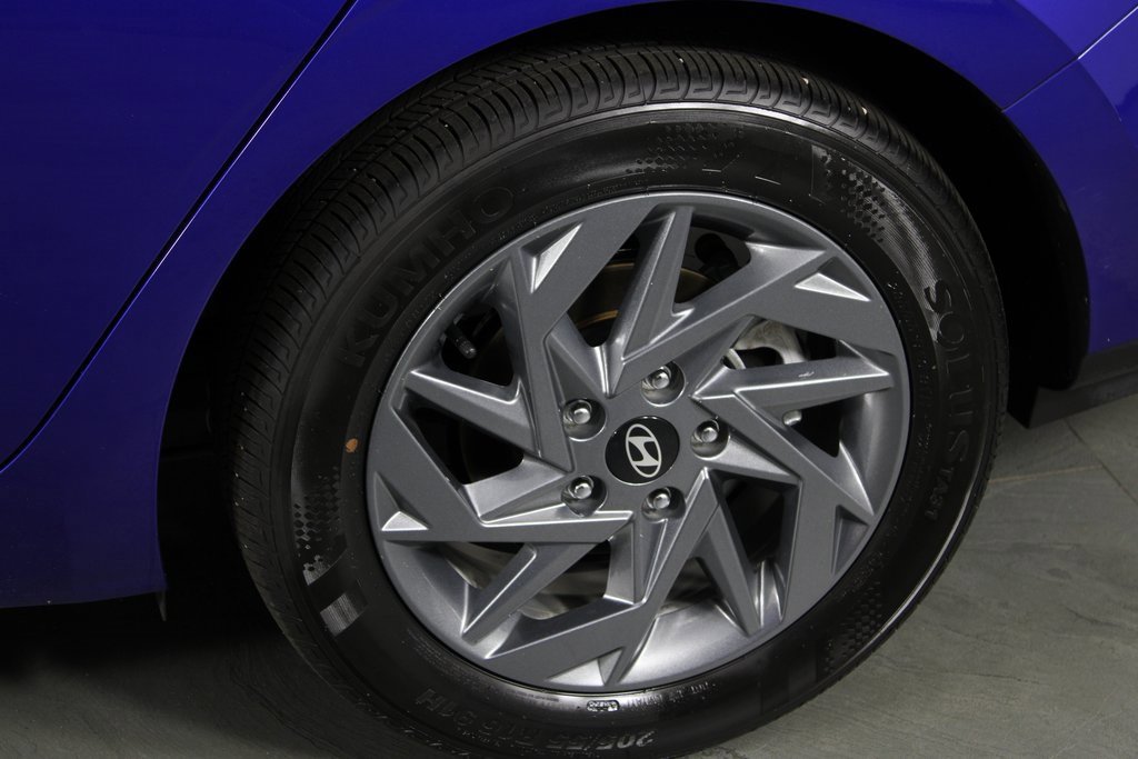 Certified 2024 Hyundai Elantra SEL image 9