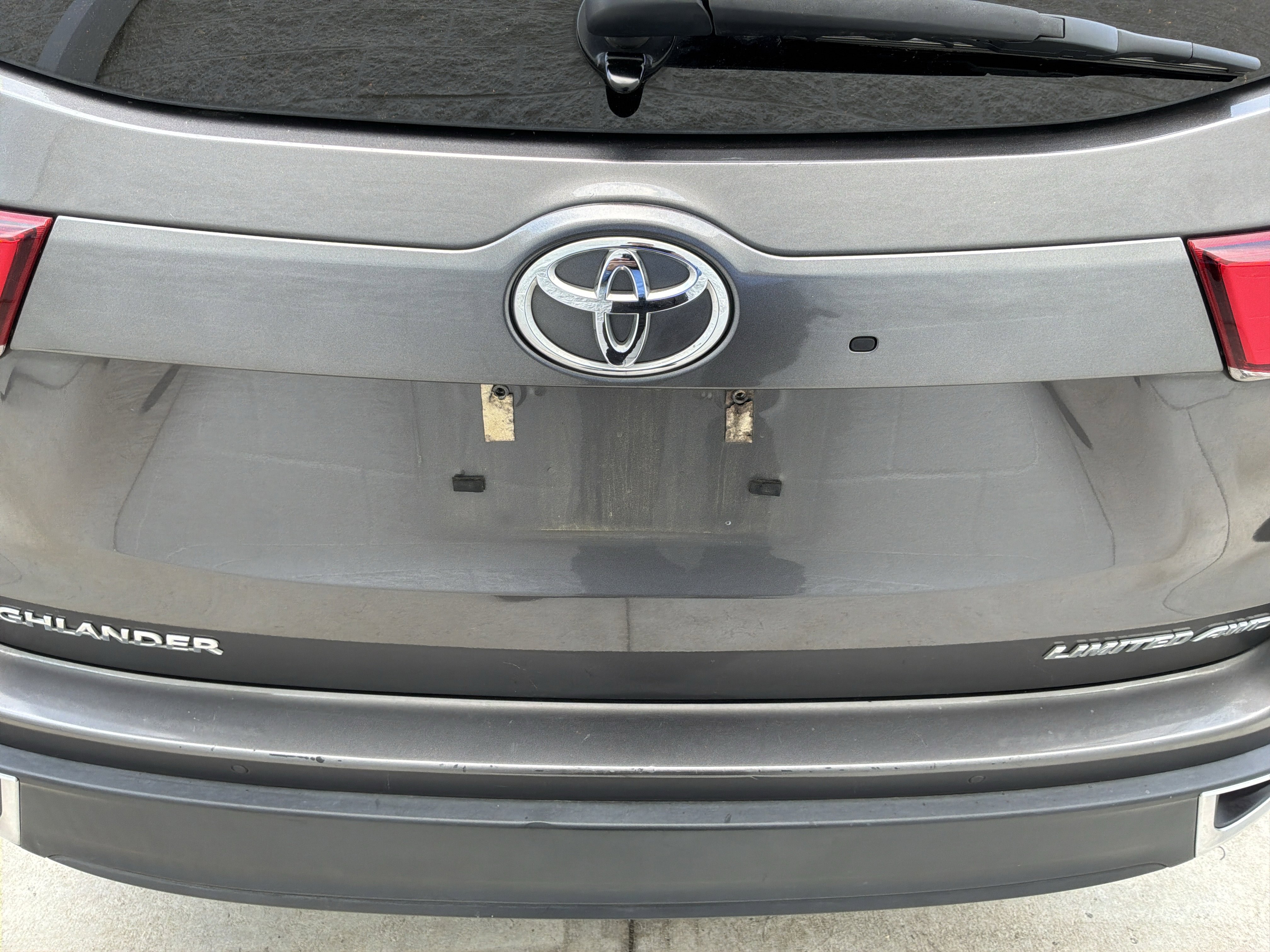 Used 2018 Toyota Highlander Limited AWD/4WD image 7