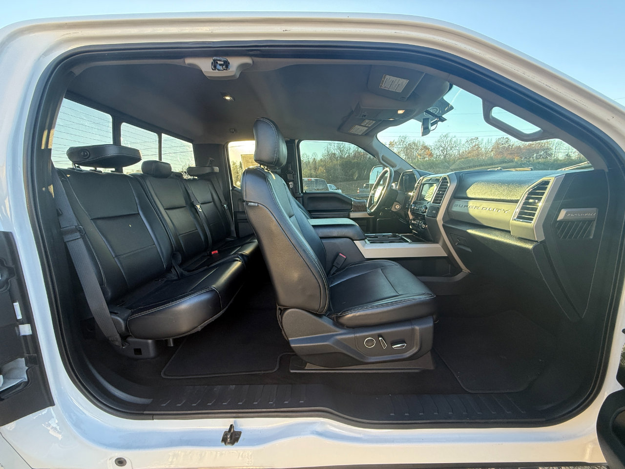 Used 2017 Ford F250 Lariat w/ Chrome Package image 9