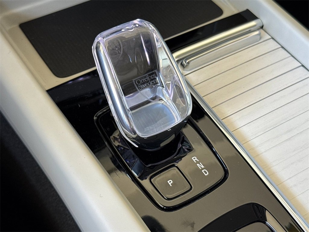 New 2026 Volvo XC60 B5 Ultra w/ Protection Package Premier image 21