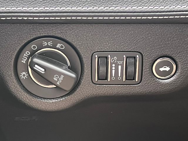 Used 2023 Chrysler 300 C RWD image 21
