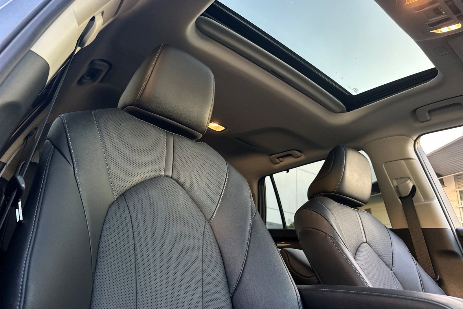 Used 2024 Toyota Highlander Limited image 10