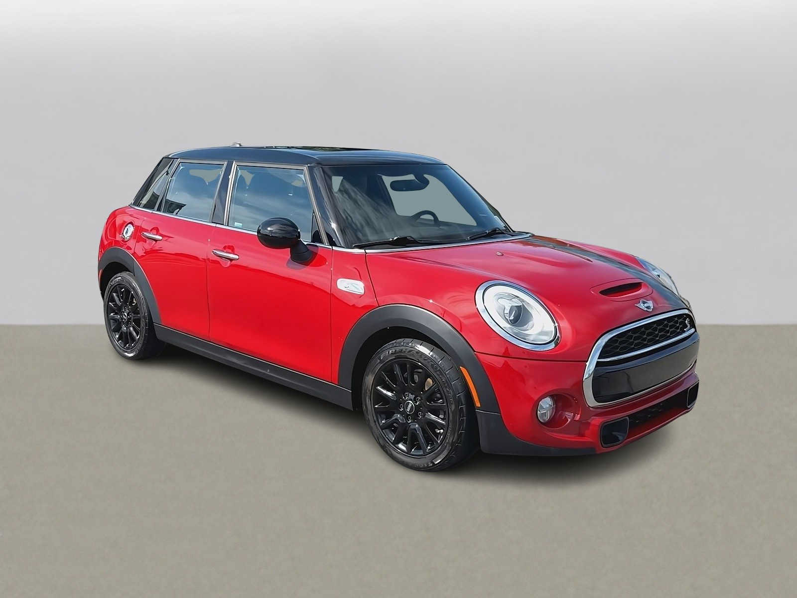 Used 2018 MINI Cooper S FWD image 2