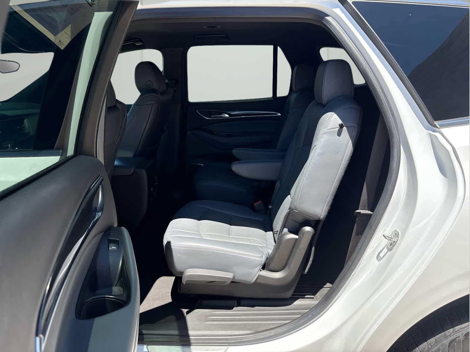 Used 2024 Buick Enclave Premium AWD/4WD image 12